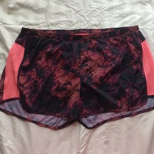 Old Navy Active XXL Lined Shorts Pink/Red/Black